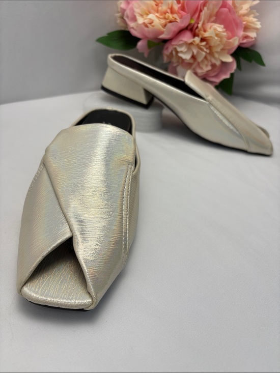 Guangzhou Hengshengda Shoes - Hengshengda Iridescent‎ Womens 7 Cream Square-Toe Slip-On Block Heel Mules #446